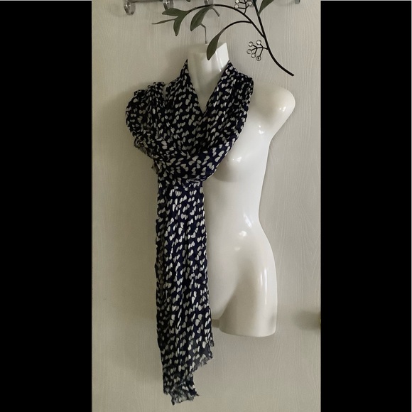 J Crew Sarong or Scarf New with tag navy blue hearts Fringe one size Ver… - Picture 8 of 15